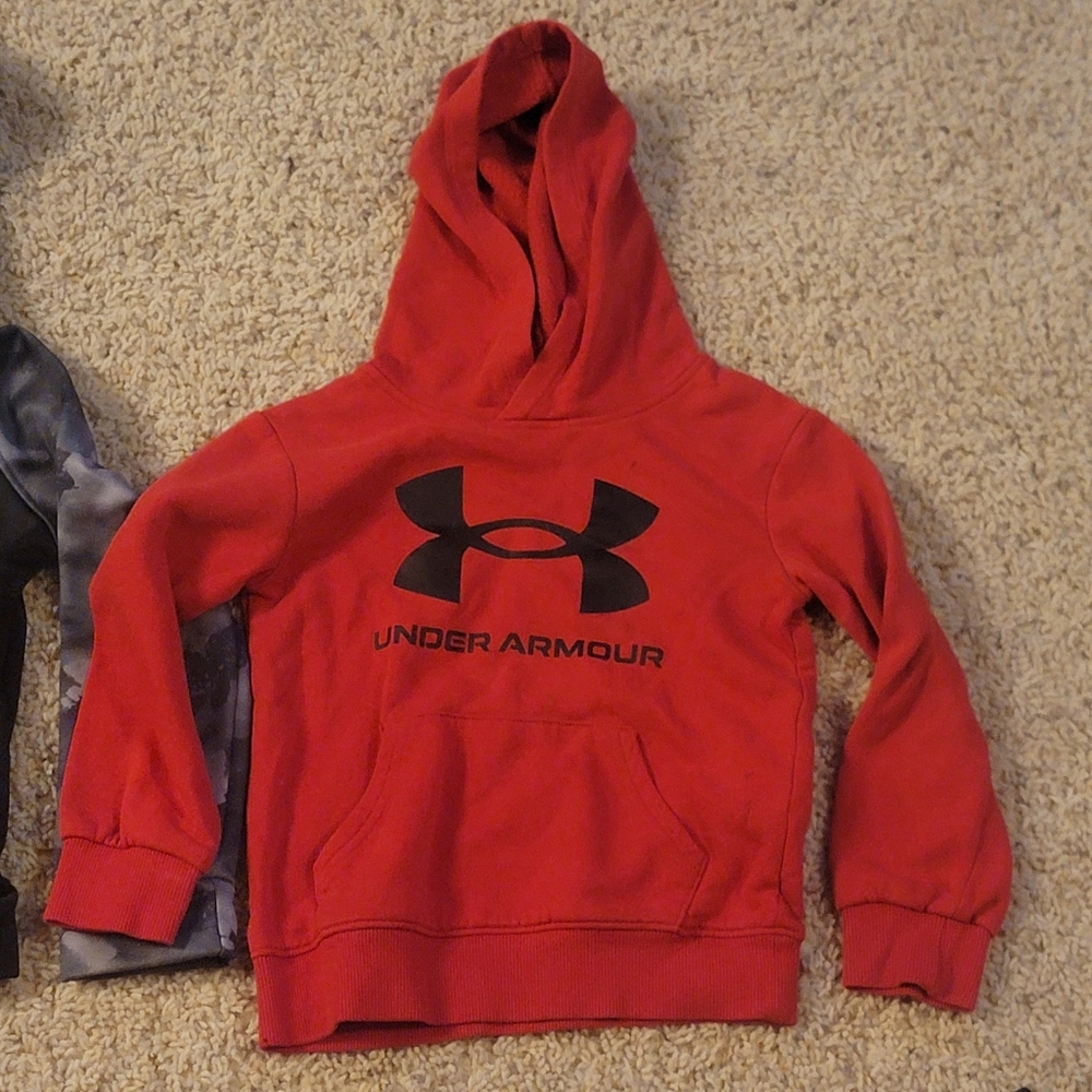 Boys Under Armour Mixed Bundle Sweatsuit Sweatshirt T Shirt Long Sleeved Tee 5T - Picture 4 of 7
